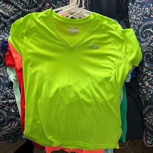 Under Armour semi fitted v neck